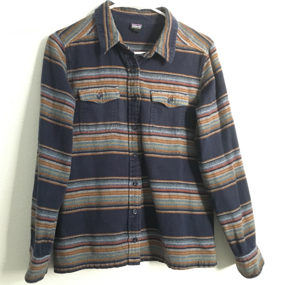 Women’s Patagonia button up flannel